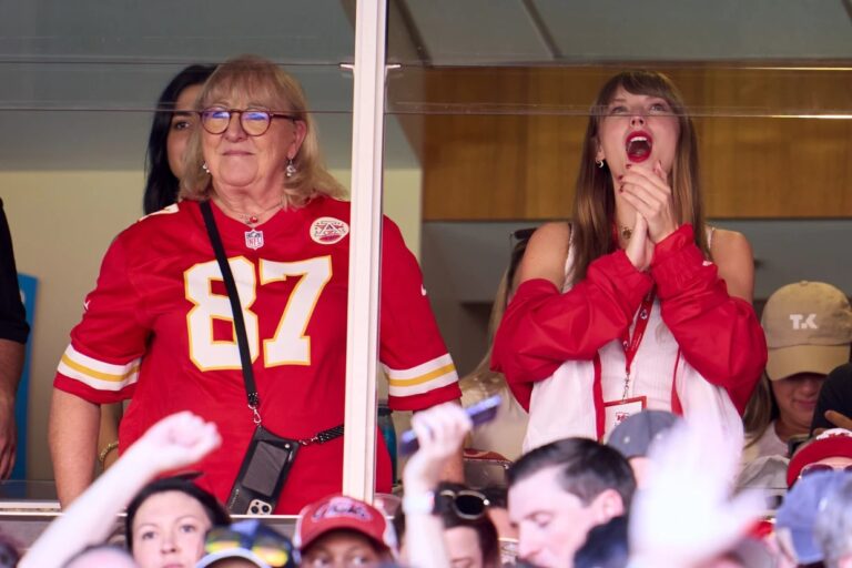 20230924-donna-kelce-taylor-swift-chiefs-game-mc-0845p-655a3a-1