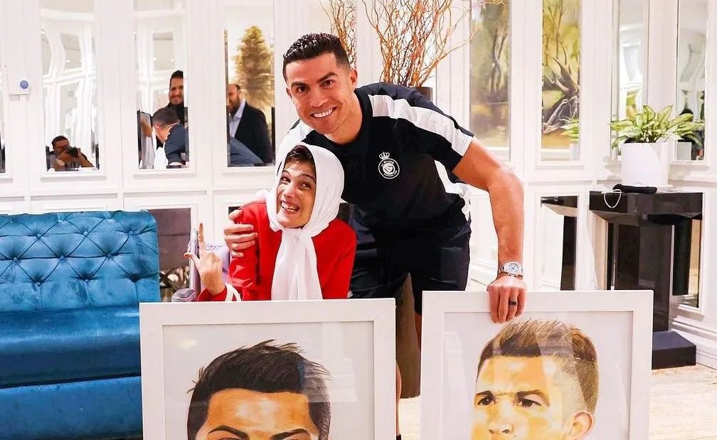 Cristiano Ronaldo Allegedly Confronting '99 Lashes' for Embracing an Iranian Painter 3 SEI 175794005 3939 e1697215912572 OIJ3iT