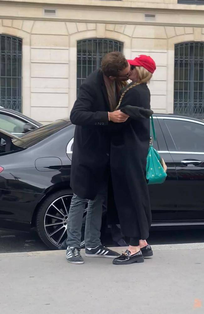 Sophie Turner kisses British billionaire Peregrine Pearson amid Joe Jonas divorce 2 b0a33ae953600f2a628c19bd8ccc3fa7