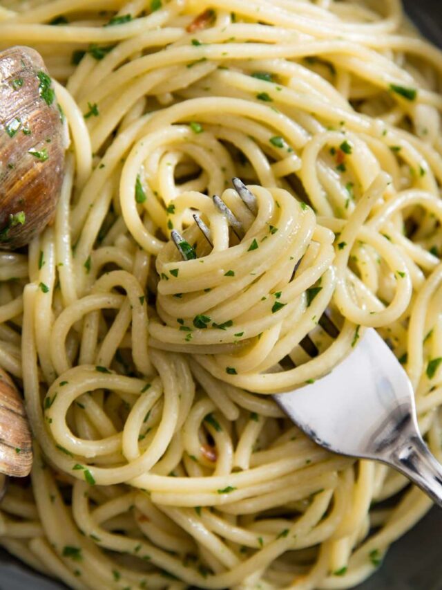 __opt__aboutcom__coeus__resources__content_migration__serious_eats__seriouseats.com__images__2016__02__20160210-pasta-alle-vongole-vicky-wasik-020-aac089146884488a83b8b28c5c489ecd