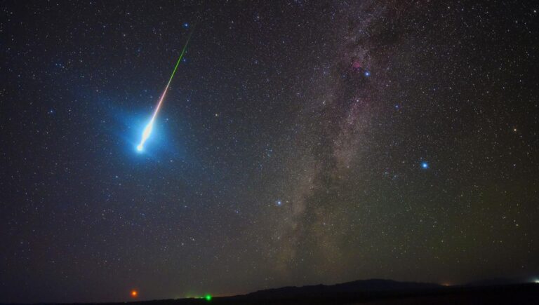 BN444000307516_The-Perseid-Fireball-2018-©-Zhengye-Tang