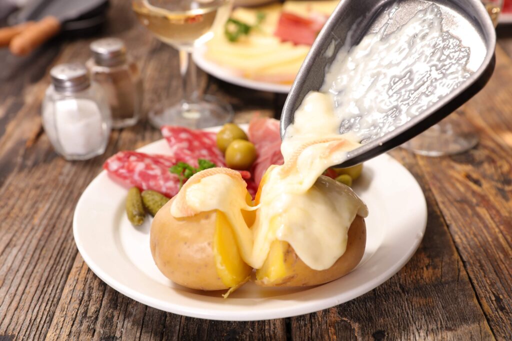 The Best 10 Christmas Dishes Around the Globe 3 Raclettedish 1