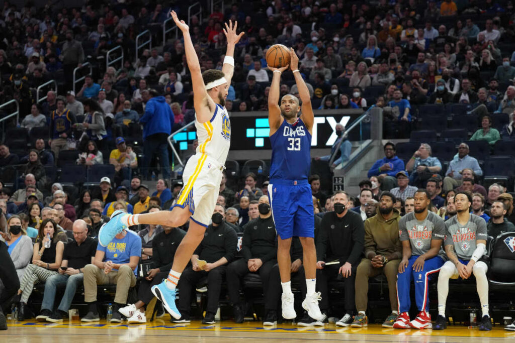 James Harden hits 25k points, leads Clippers to 121-113 win over slumping Warriors 2 James Harden hits 25k points, leads Clippers to 121-113 win over slumping Warriors