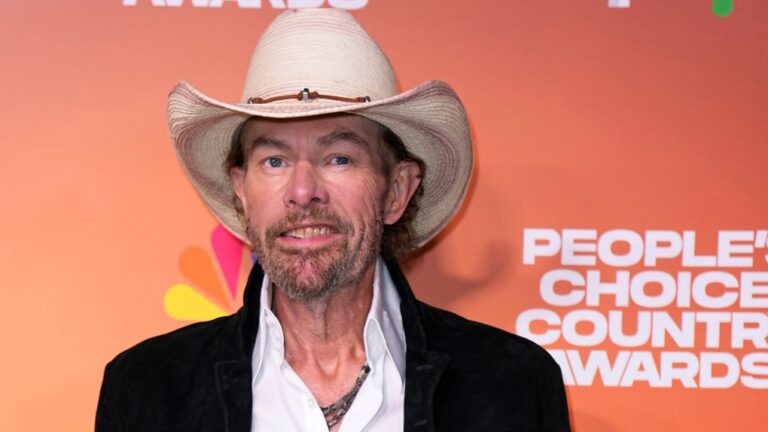 Toby Keith's missed stomach cancer signs led to his death.