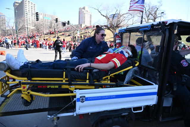 1 person dead, more than 20 wounded in shooting following Super Bowl parade 4 77f1f78c01b9ade762ecc360ff0b9466