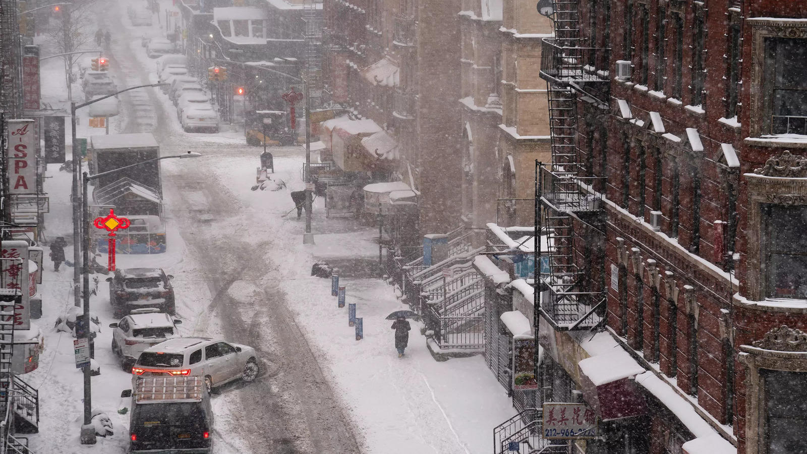 Alert: Heavy Snowstorm Hits NYC 1 Alert: Heavy Snowstorm Hits NYC