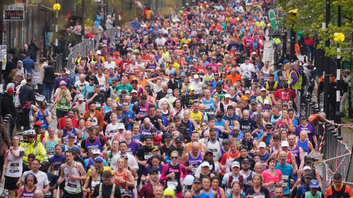 Roads Closed as London Marathon Brings the City to a Standstill